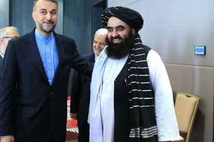 روزنامه جمهوری اسلامی: چرا آقایان از گل نازکتر به طالبان نمیگویند؟