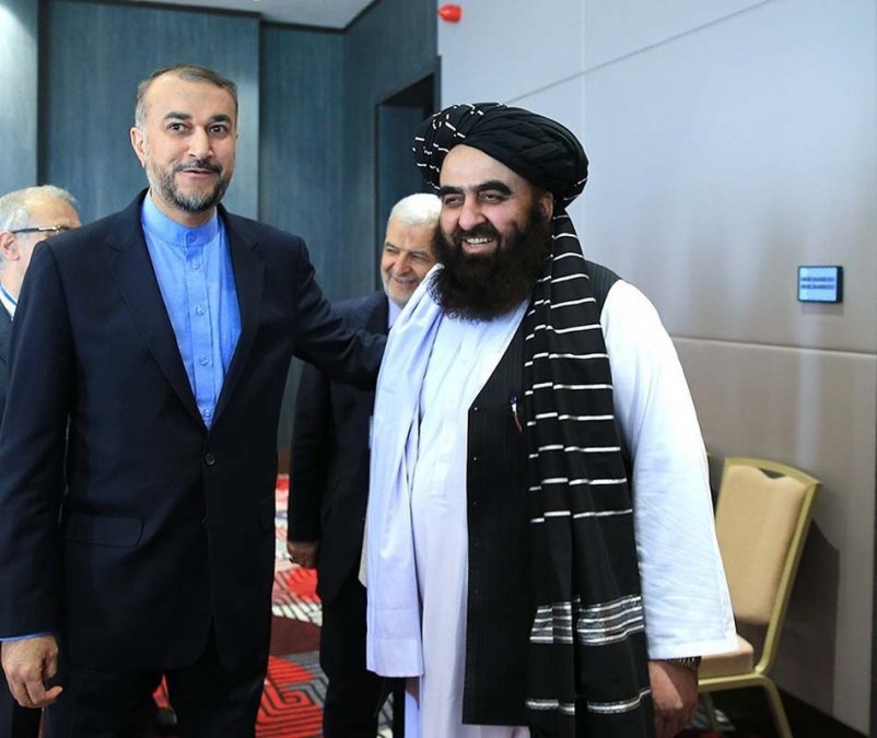 روزنامه جمهوری اسلامی: چرا آقایان از گل نازکتر به طالبان نمیگویند؟
