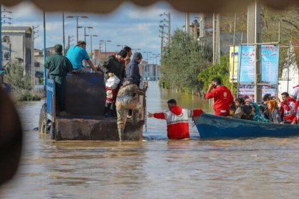 رئيس منظمة الإغاثة والإنقاذ للهلال الأحمر: 11 محافظة في البلاد تعاني من الفيضانات وارتفاع منسوب المياه