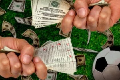 وكالة أنباء فارس: 4 أعضاء من الهيئة الرئاسية للاتحاد لم يعيدوا مكافأة الـ 20 ألف دولار لكأس العالم
