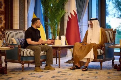 The Office of the Emir of Qatar Sheikh Al Thani Met with Zelensky