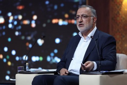 هل تقبل أن الدكتور زاكاني هو المرشح الأكثر ثورية؟