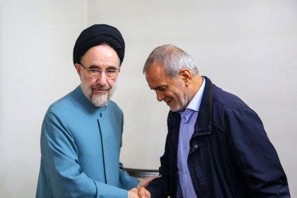 صحيفة كيهان: بزشكيان يريد تشكيل حكومة خاتمي الثالثة