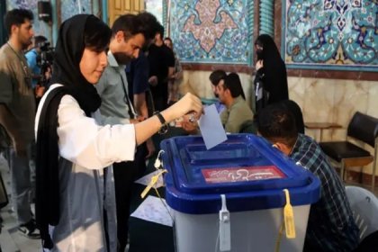 Voting in Iran extended until 10 PM