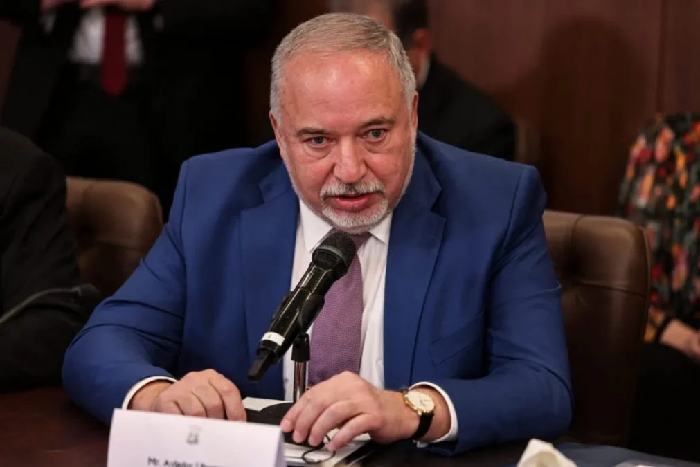 لیبرمن: اسرائیل بدون شکست ایران بقا نخواهد داشت