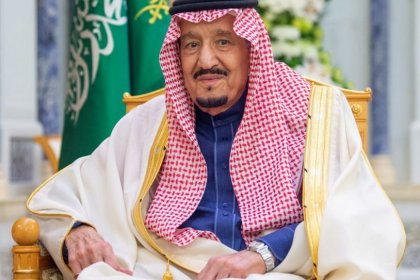 الملك سلمان ملك السعودية يهنئ رئيس الجمهورية بانتخابه