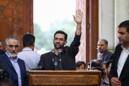 آذری جهرمی از کسانی که ممکن است از سخنان من رنجیده باشند، عذر میخواهم