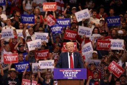 Trump begins new electoral battle