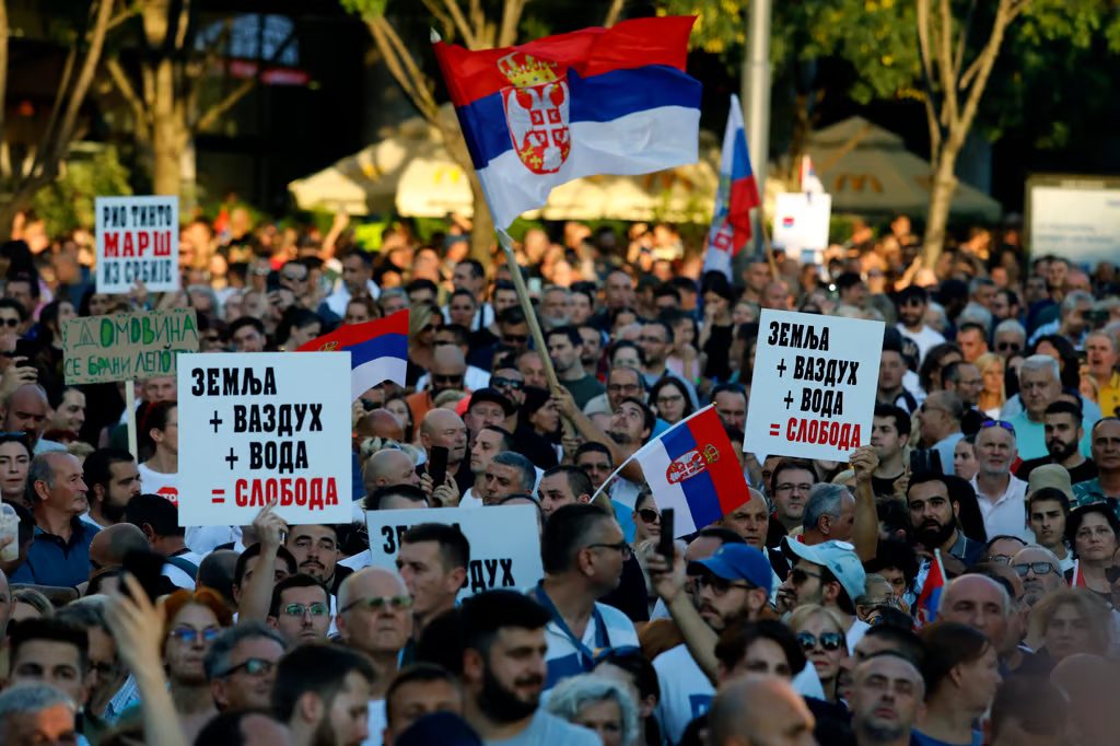 Serbia and the Enigma of Contained Economic Policy