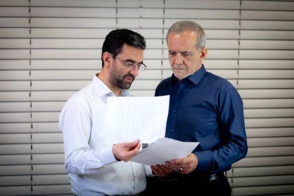Azari Jahromi: The Pezeshkian government should find a solution to lift the filtering sooner