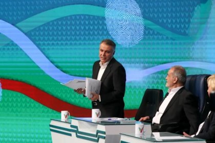 محمد فاضلی: على زملاء السيد الرئيس التحدث أقل