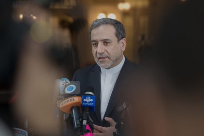 انقلابی اما واقعگرا