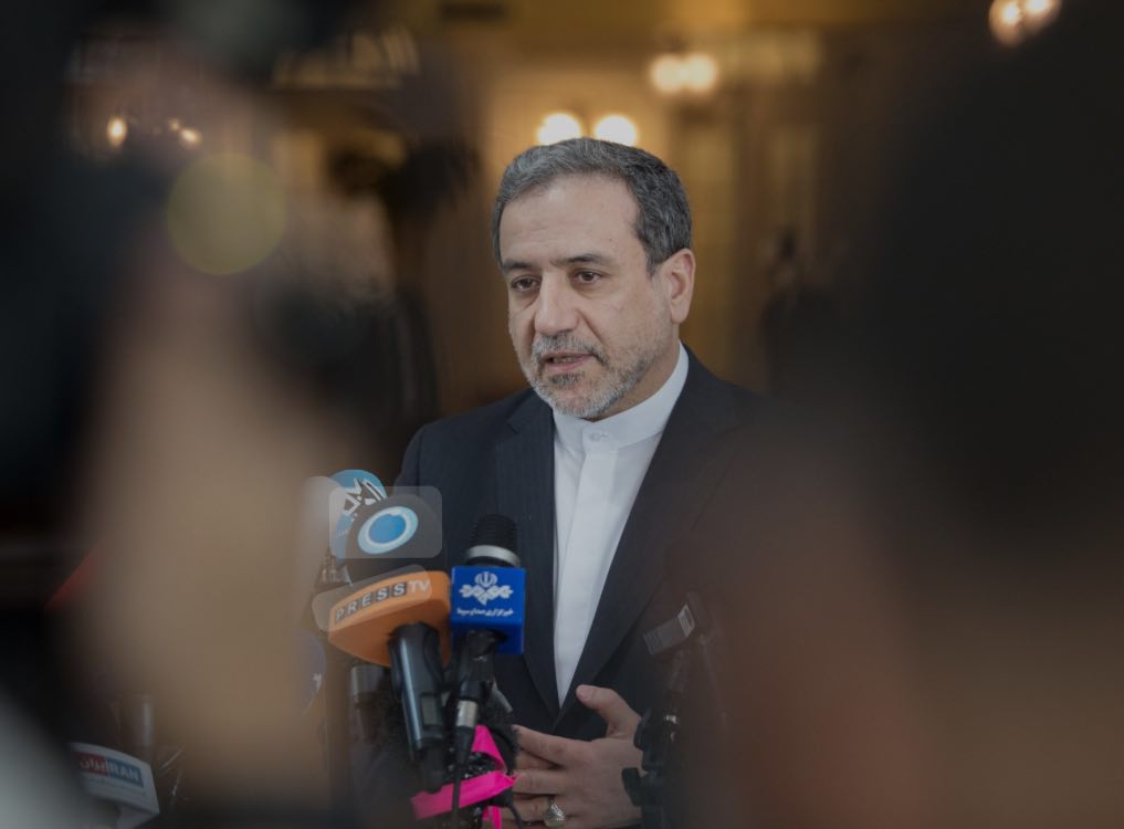 انقلابی اما واقعگرا