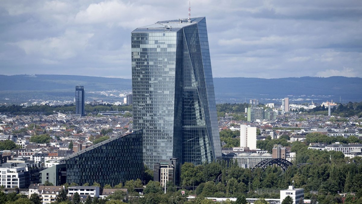 The European Central Bank continues to cut interest rates