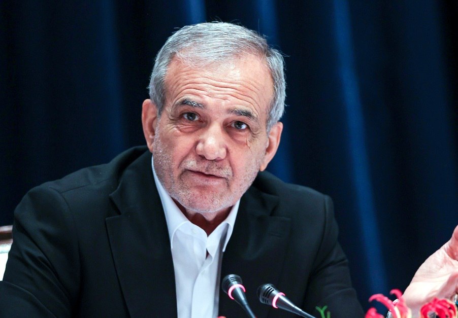 پزشکیان: در موضوع حجاب میخواهند ایران را چند پاره کنند