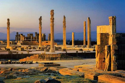 التكاليف الفلكية للاحتفال الإعلامي بالتراث