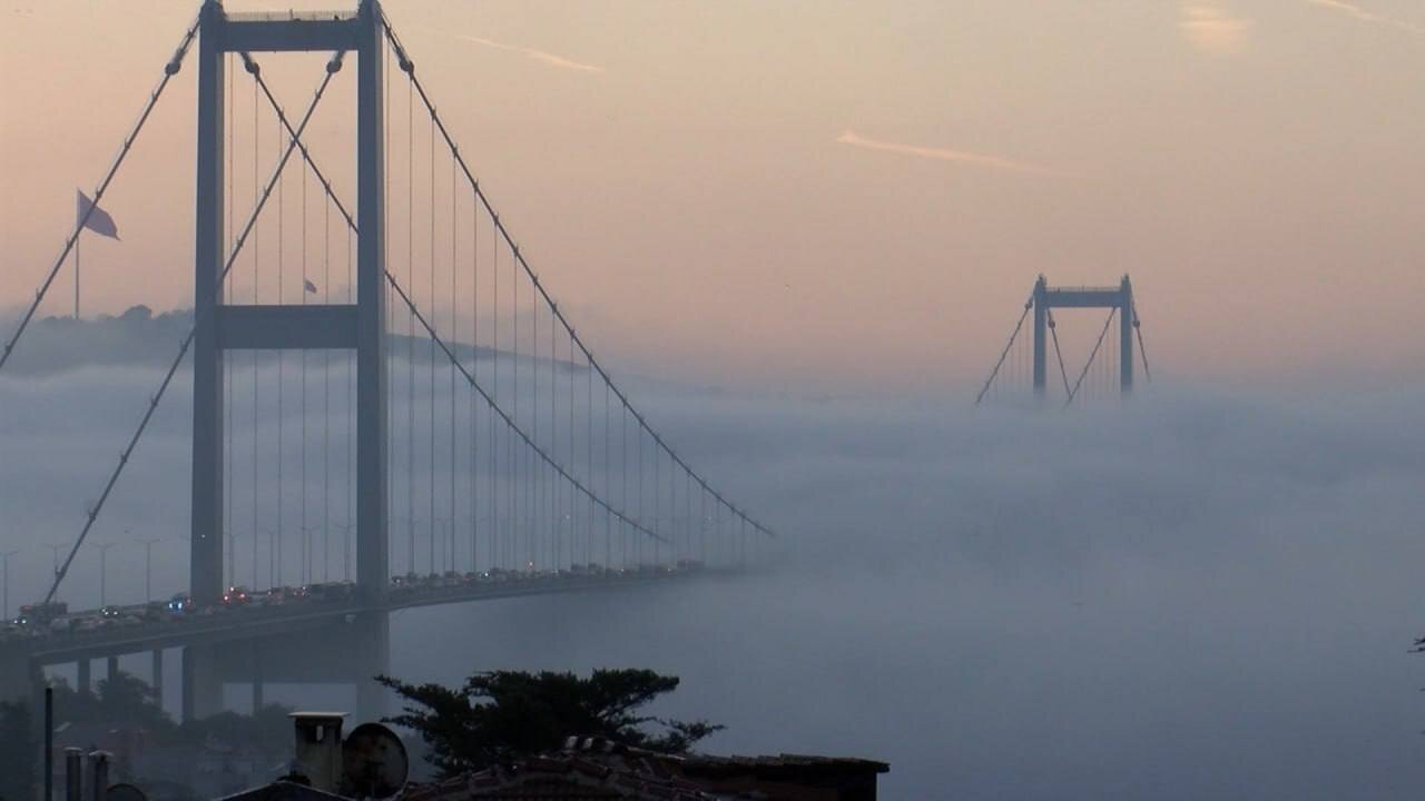 Traffic in the Bosphorus Strait in Turkey was halted after a technical malfunction in an oil tanker heading to Russia