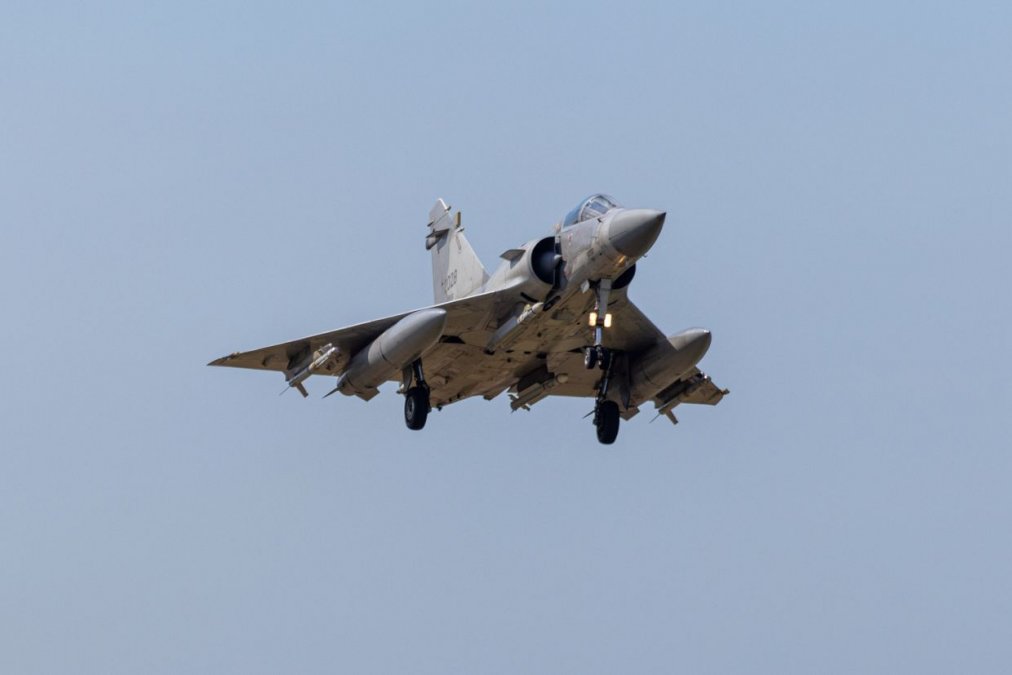 The first batch of French fighter jets arrives in Ukraine