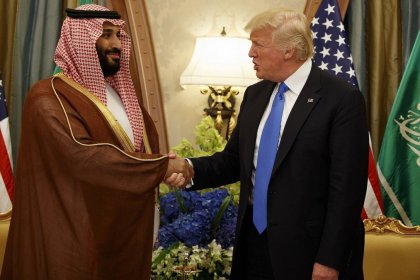 Axios: أول رحلة خارجية لترامب ستكون إلى السعودية