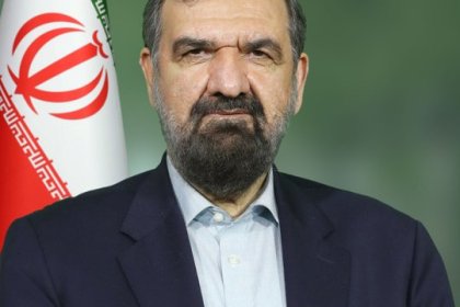 محسن رضایی: أمريكا تلجأ إلى استبداد سخيف لإنقاذ الدولار