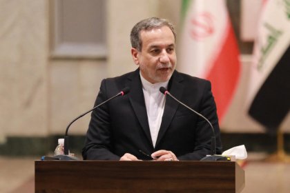 Araghchi Expresses Readiness to Reduce Tensions Between Iran and Three European Countries