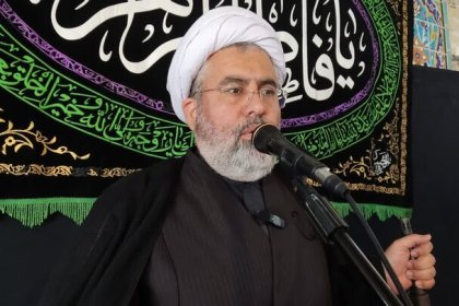 خجسته إمام جمعة محي آباد: من الواجب على الجميع شكر الله على وجود الجمهورية الإسلامية