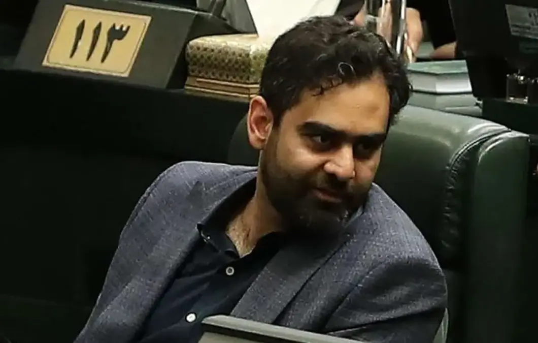 Amirhossein Sabati: America will not solve any problem even by giving 500 billion dollars to Iran