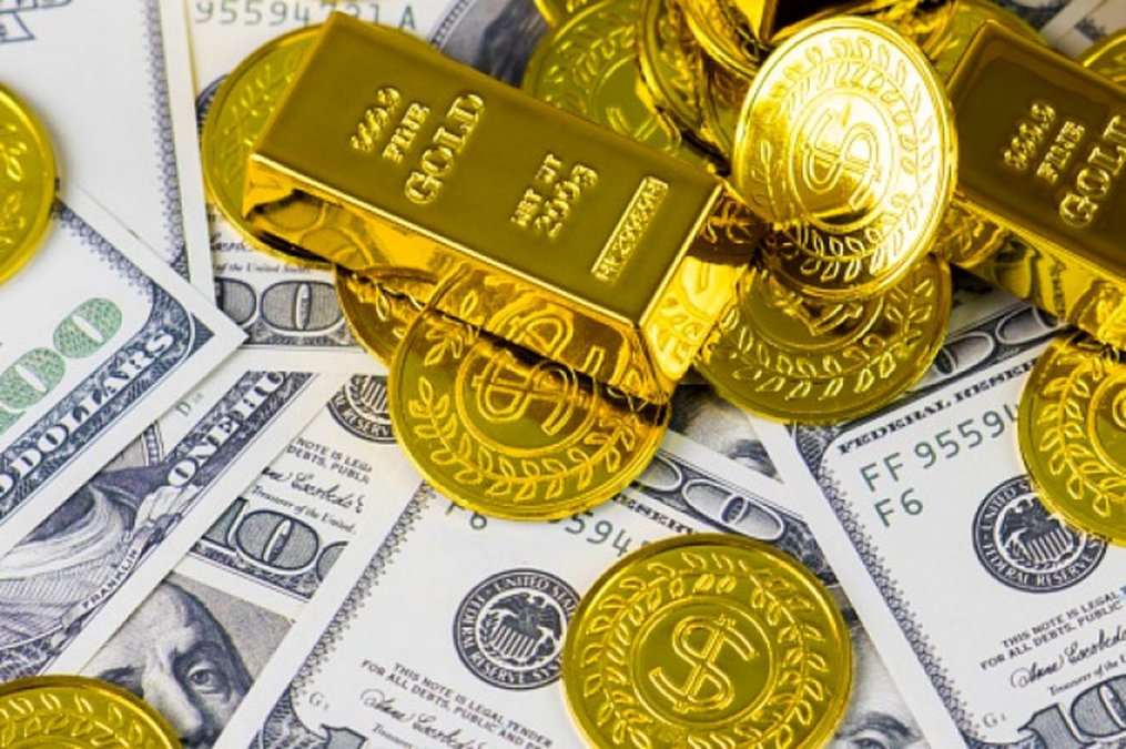Dollar and Gold Prices Decrease in Iran