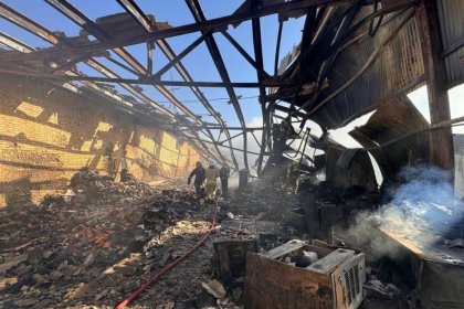 Fire in Mashhad Motorcycle Factory Contained Without Casualties
