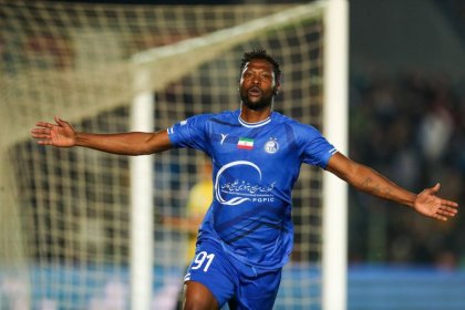مسعود جوما يغادر استقلال بعد الفوز بالبطولة