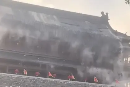 انهيار مفاجئ لبرج أثري في الصين