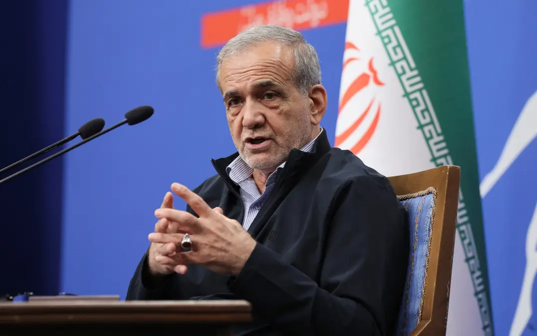 پزشکیان: اداراتی پنل خورشیدی ندارند در تابستان برق نخواهند داشت