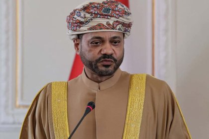 وزير الخارجية العماني يؤكد تأجيل المفاوضات بين إيران وأمريكا