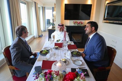 گروسی در دیدار با شاهزاده فیصل بن فرحان از عربستان در برخورد با ایران تقدیر کرد