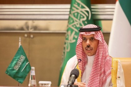 زيارة وزير الخارجية السعودي إلى باريس لمناقشة الخطة الأمريكية بشأن غزة