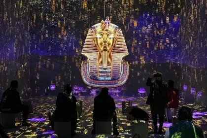 في ظل افتتاح المتحف المصري الكبير، شهدت سماء القاهرة عرضًا مبهرًا للطائرات بدون طيار