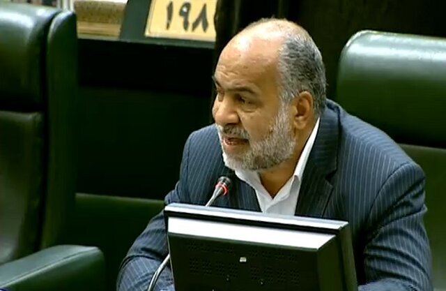 صباغیان: فرزندان مسئولان سالی ۱۴۰ میلیون تومان شهریه میدهند