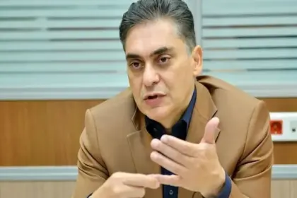 عضو اتاق بازرگانی خطاب به پزشکیان: تحریم‌های داخلی را شما بردارید
