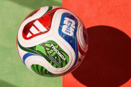 فيفا وأديداس يكشفان عن كرة كأس العالم 2026 بحضور زيدان