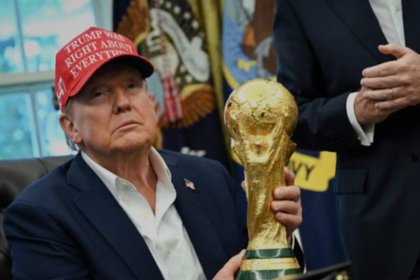 احتفال كرة القدم تحت ظل ترامب