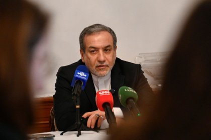 عراقچی: تنها در رابطه با تأسیسات هستهای بمباراننشده با آژانس همکاری میکنیم