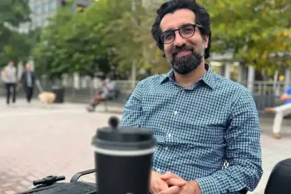 وحيد عابديني، الأستاذ الإيراني في جامعة أوكلاهوما، أُفرج عنه بعد اعتقاله من قبل شرطة الهجرة الأمريكية