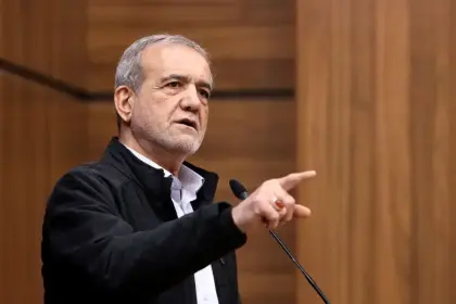 پزشکیان: قبل از انقلاب، دانشجویان دختر بی‌حجاب اما با شخصیت بودند